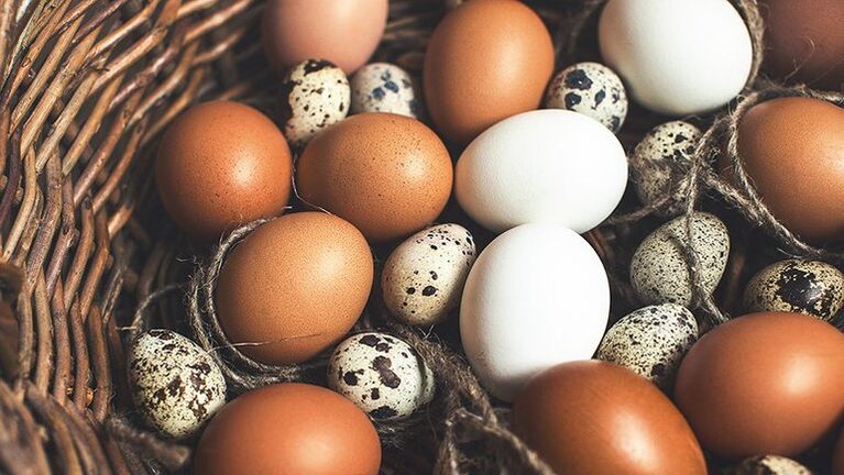 Пъдпъдъчи и пилешки яйца трябва да се добавят към диетата на мъжа, за да се поддържа потентността. 